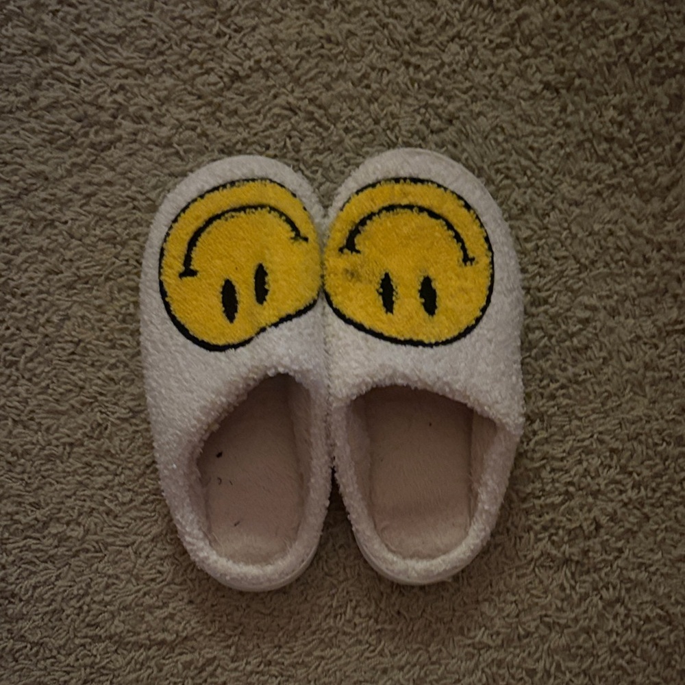 Smiley Face White and Yellow Slippers